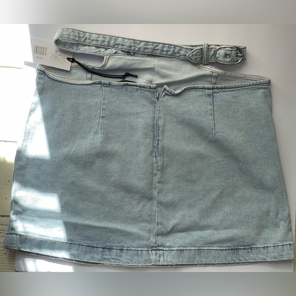 NWT WeWoreWhat Light Blue Denim Cut Out Mini Skirt with Silver Buckle - Picture 1 of 11